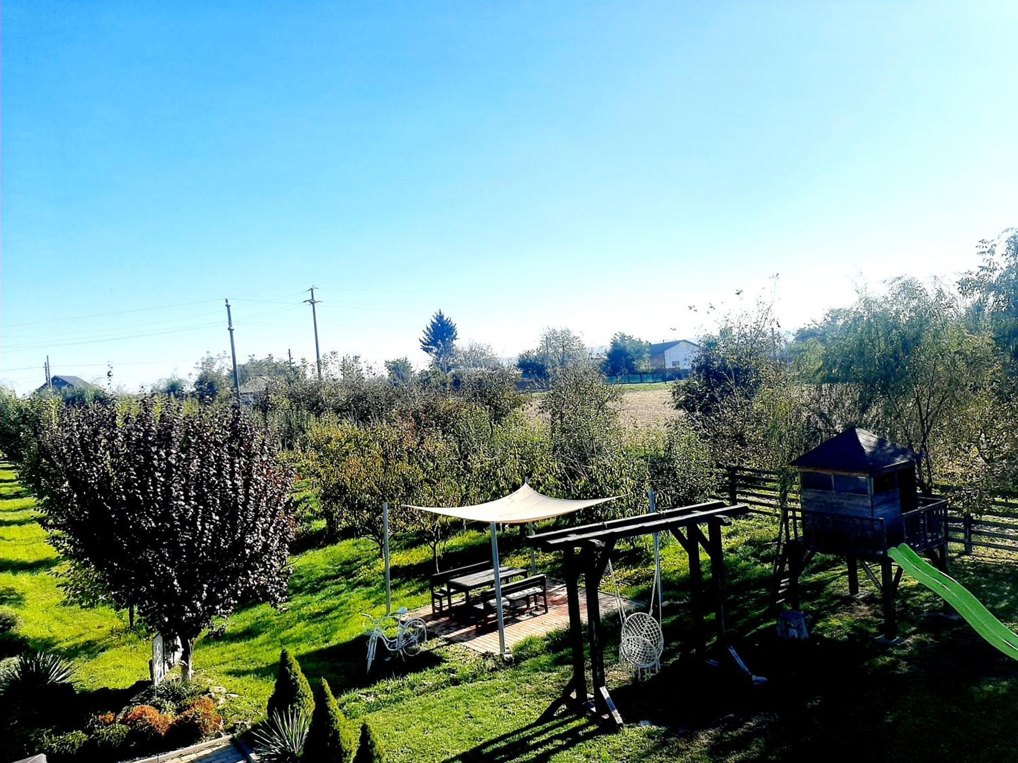 Dor De Casa Hotel Doljesti Екстериор снимка