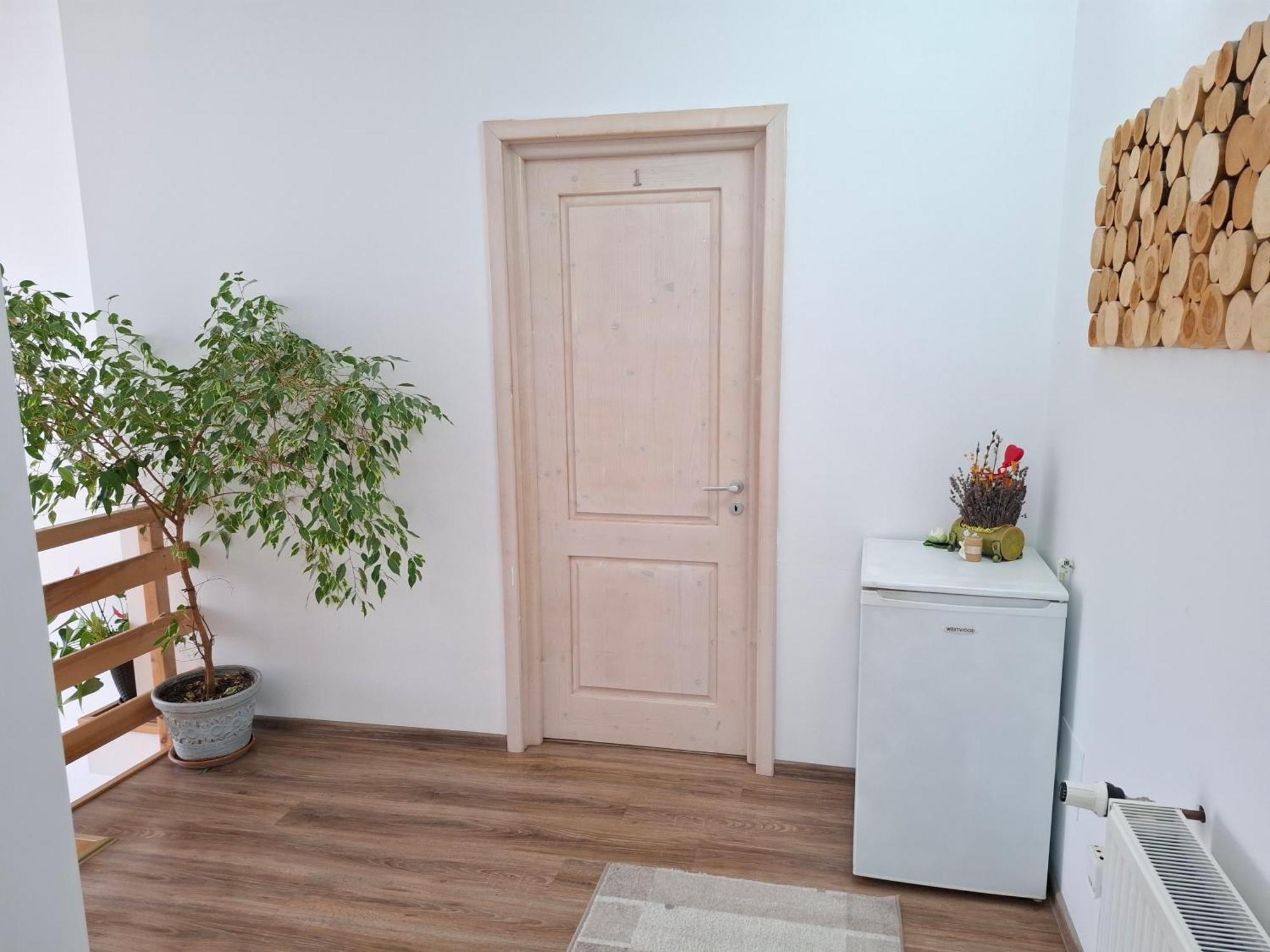 Dor De Casa Hotel Doljesti Екстериор снимка
