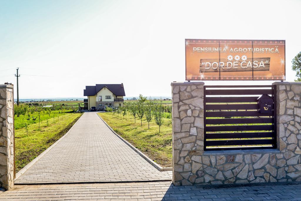 Dor De Casa Hotel Doljesti Екстериор снимка