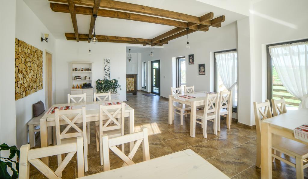 Dor De Casa Hotel Doljesti Екстериор снимка